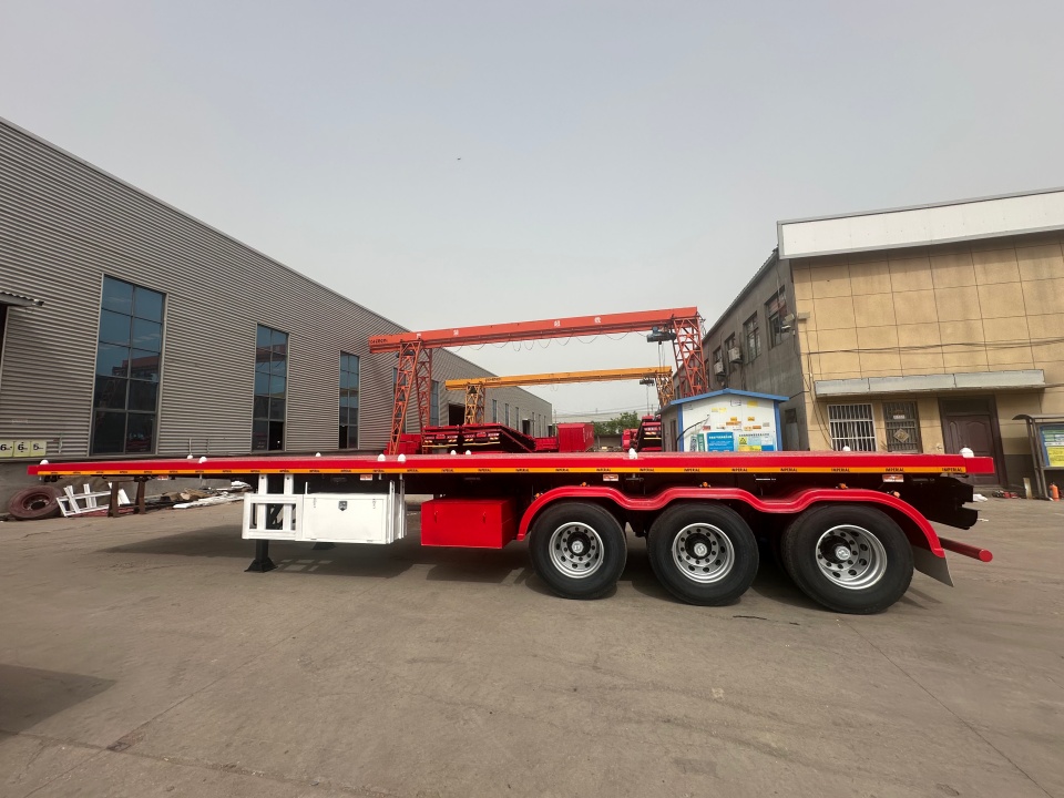 Derun-voertuig exporteerde met succes 3 sets flatbed semi-opleggers naar Dominicaanse Republiek